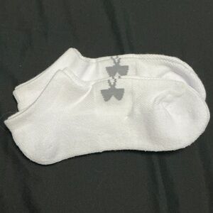 Under Armour White and Gray Athletic Socks 2 pairs